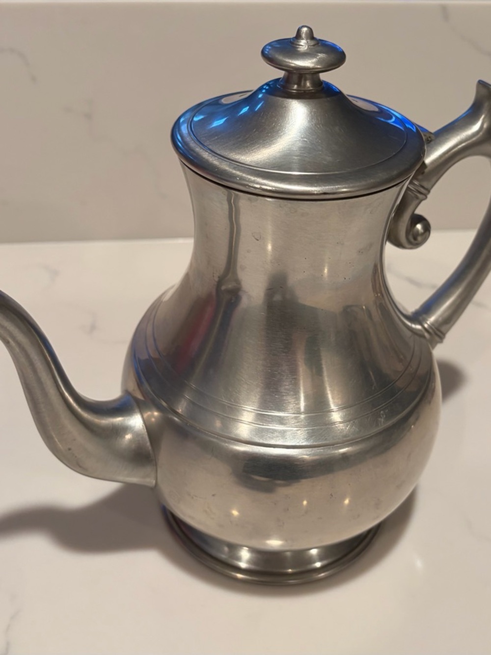 Classic Silver-Tone Metal Coffee/Tea Pot – Polished Silver Finish - Picture 6 of 7